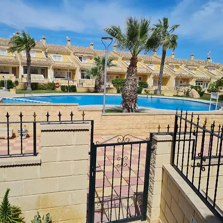 Casa En Punta Prima Feriehus Alicante